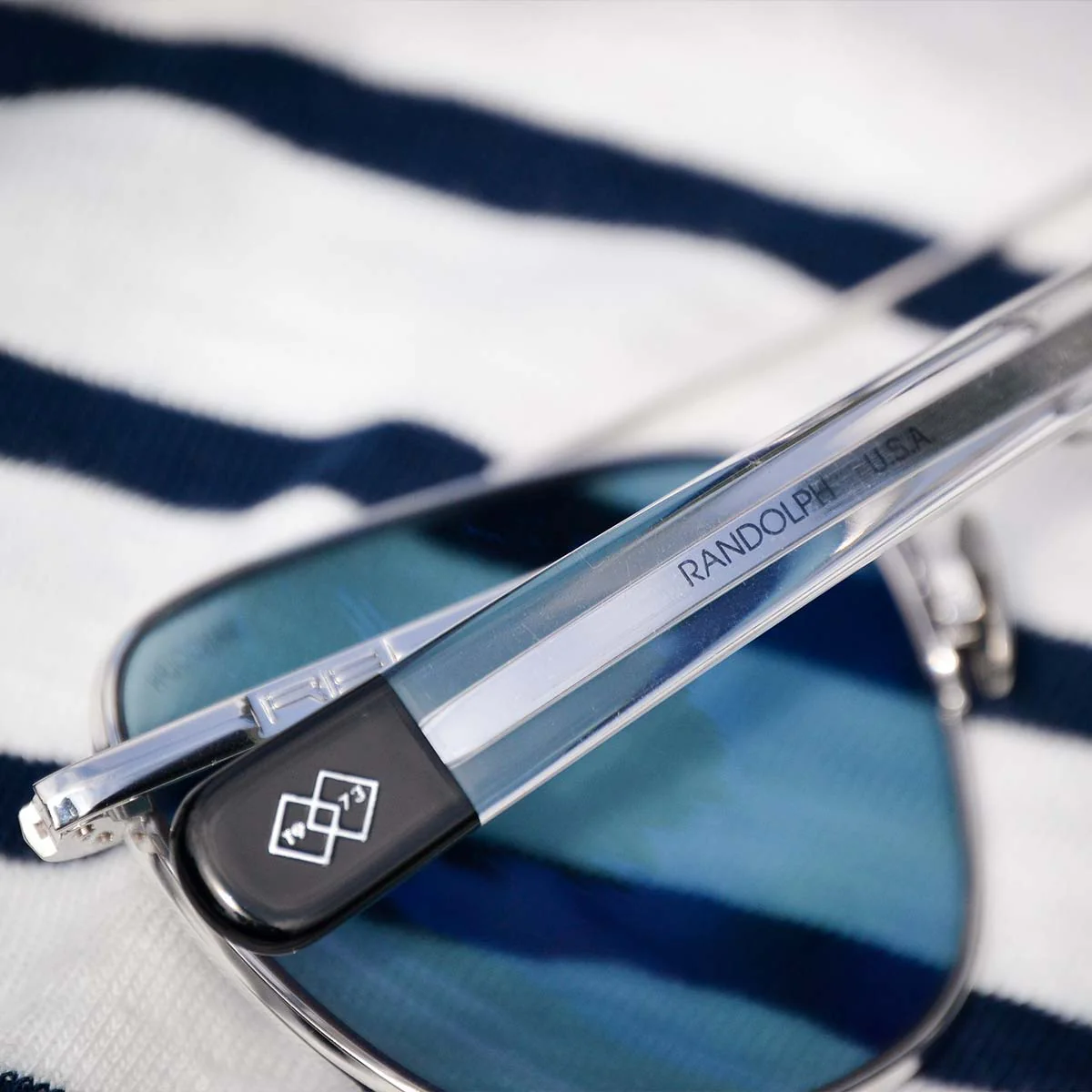 164-Aviator-23k-White-Gold-AGX-6.webp Aviator - 23k White Gold & AGX